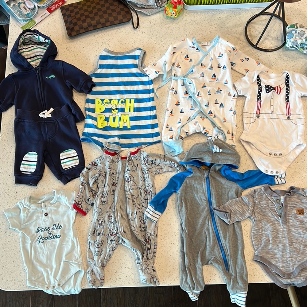 0-3 month baby cloths gently used